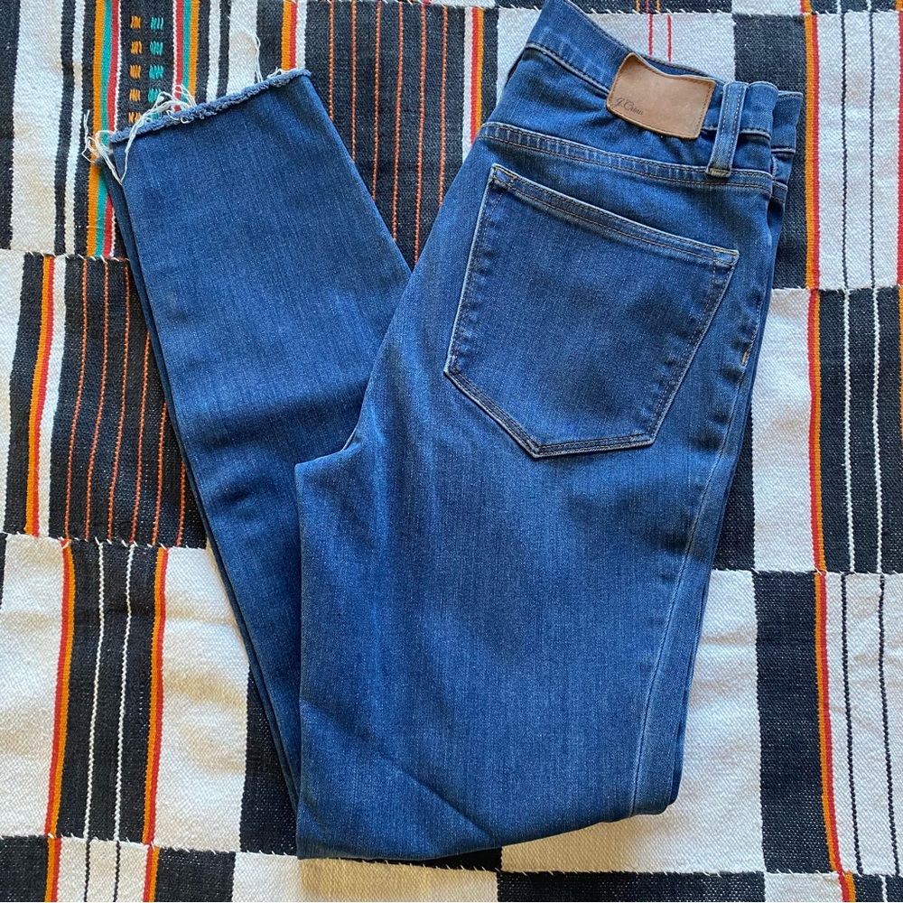 J. Crew Lookout High Rise Skinny denim jeans. Dark wash. Size 28. Like New!